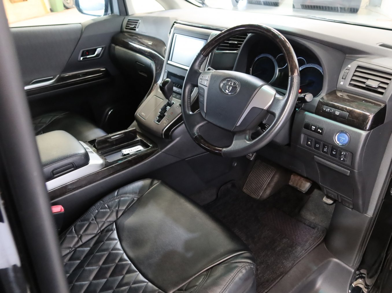 2014 Toyota Vellfire City Motor Group